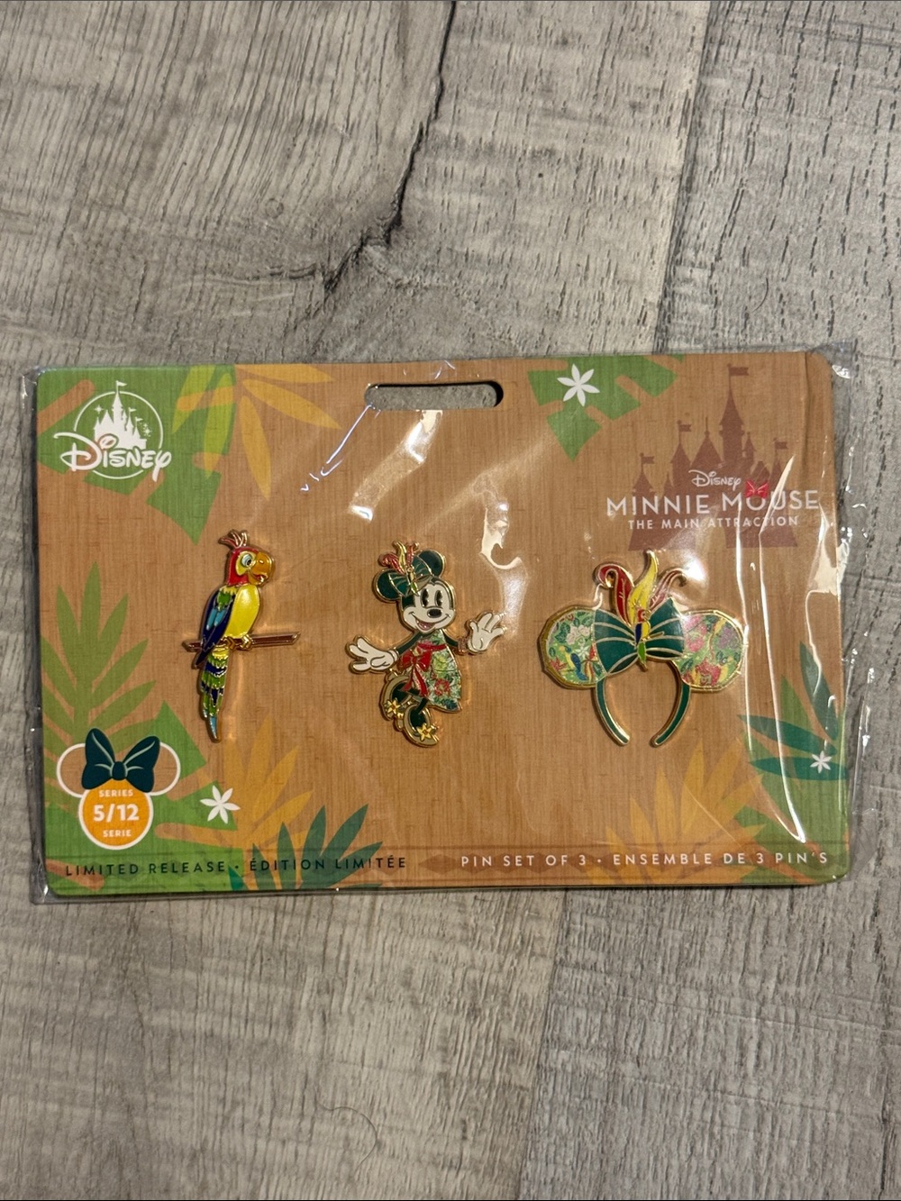 Limited Esition Disney Minnie Mouse Tiki Pin Set
